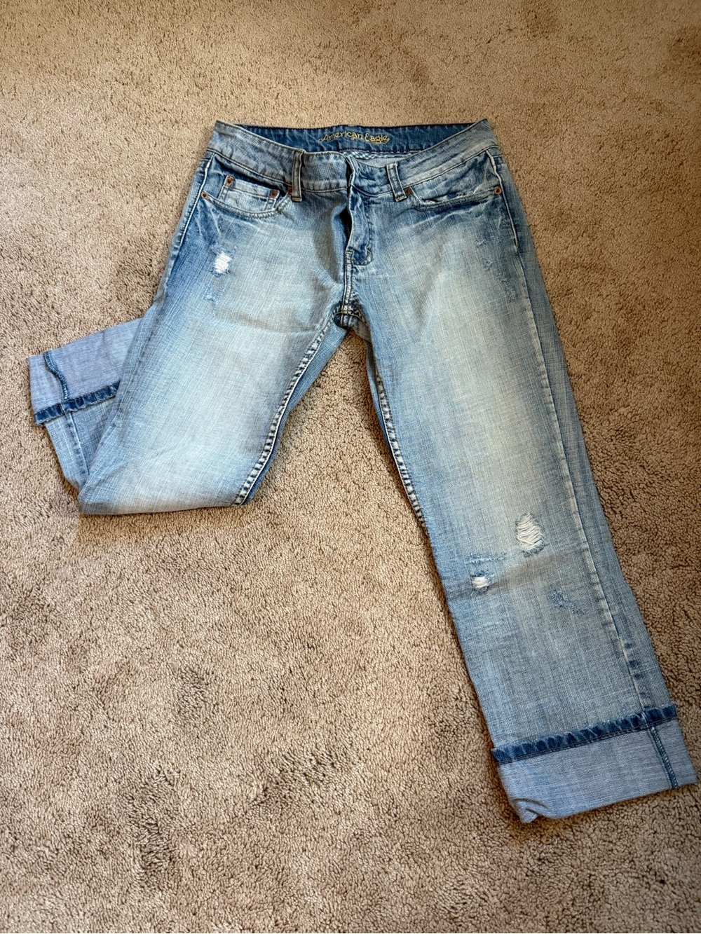 American Eagle Outfitters Light Blue Distressed Cropped Jeans